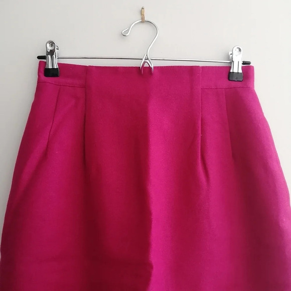Vintage Magenta 100% Pure Virgin Wool Skirt with Pockets and Pleats 6 - Picture 5 of 16